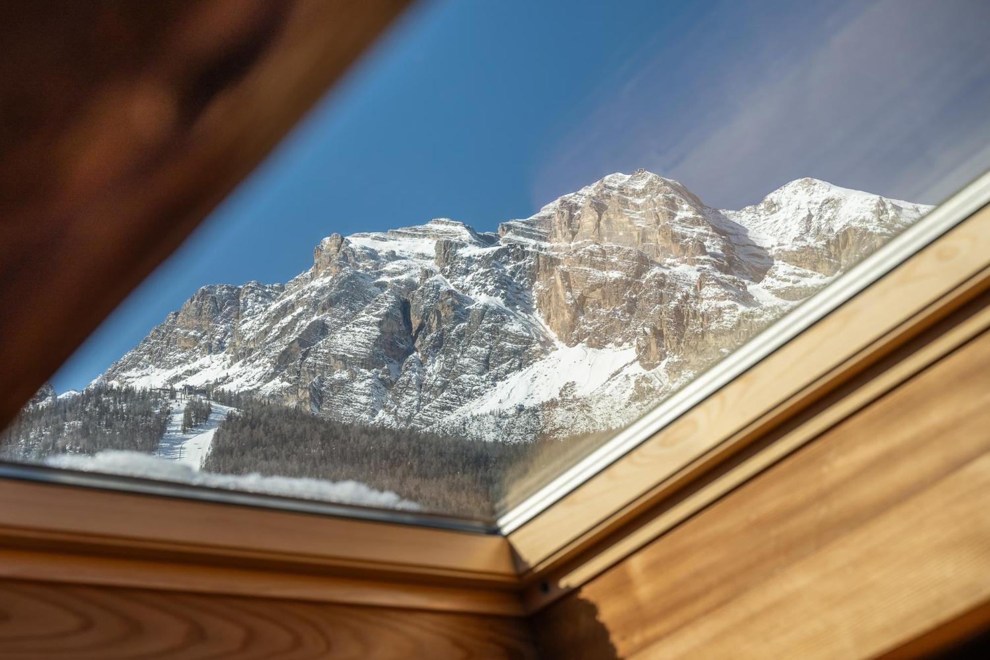 Cortina Lodge Cortina dʼAmpezzo Exterior foto