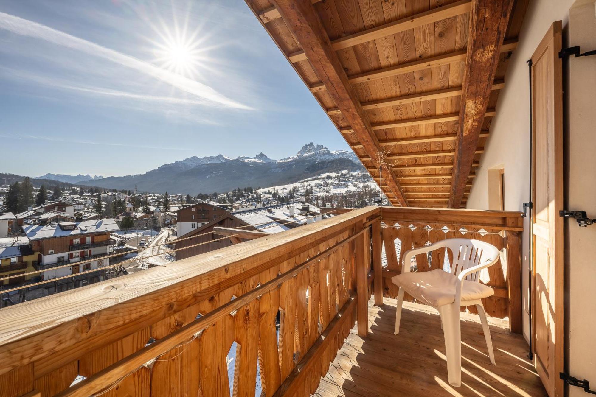 Cortina Lodge Cortina dʼAmpezzo Exterior foto